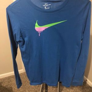 Boys nike shirt size 14